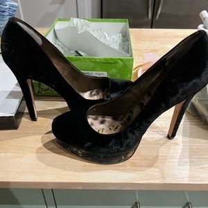 Sam Edelman Ulysa black crushed velvet platform heel 4.5 inches size 10